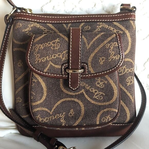Dooney & Bourke Brown And Gold Signature Patterned Compact Crossbody Bag 🤎 - Picture 3 of 16
